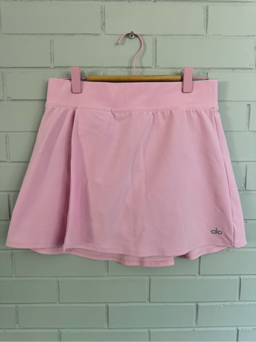 ALO alosoft backspin skirt sweet pink